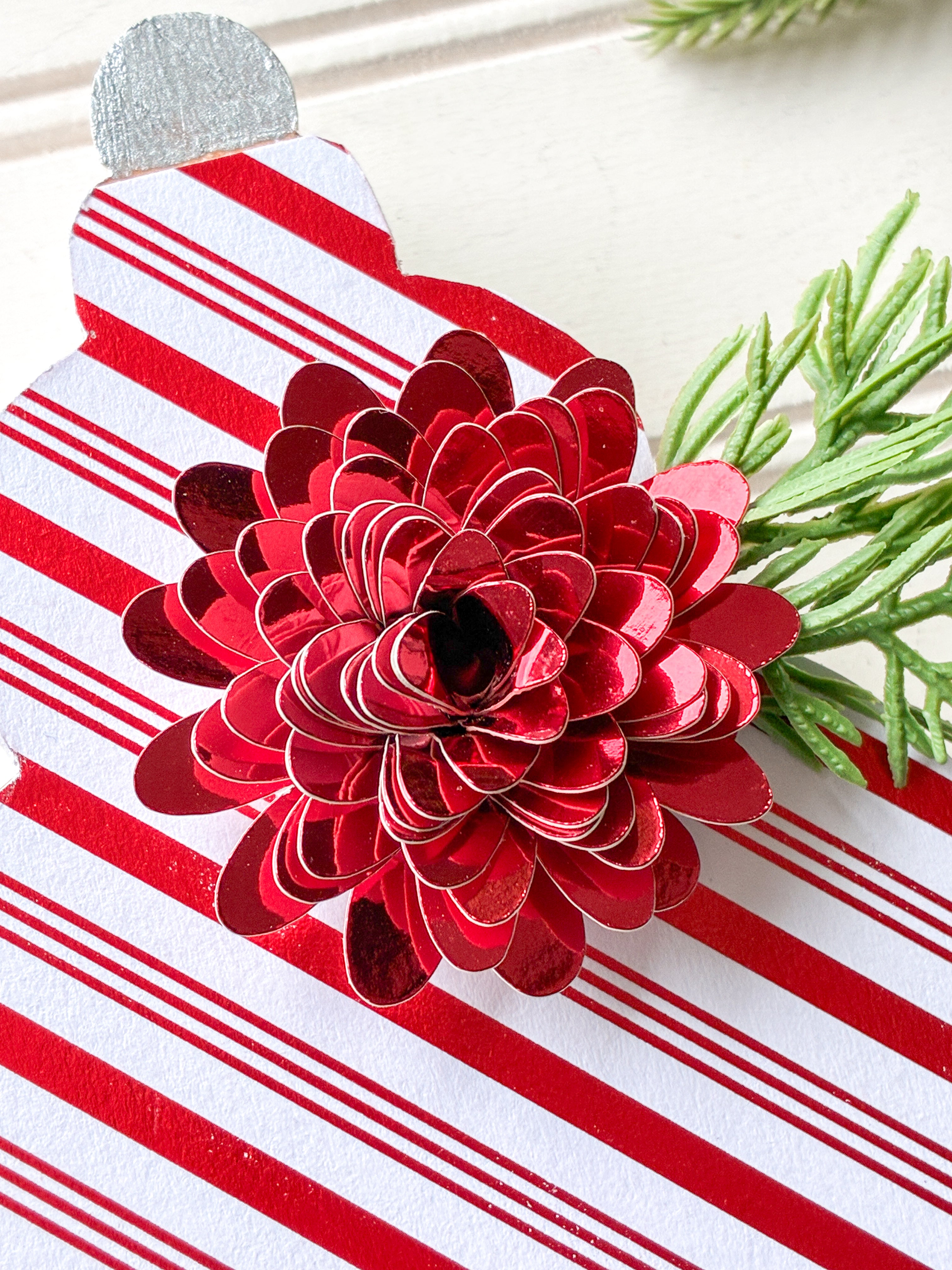 Stripe Ornament Shelf Sitter