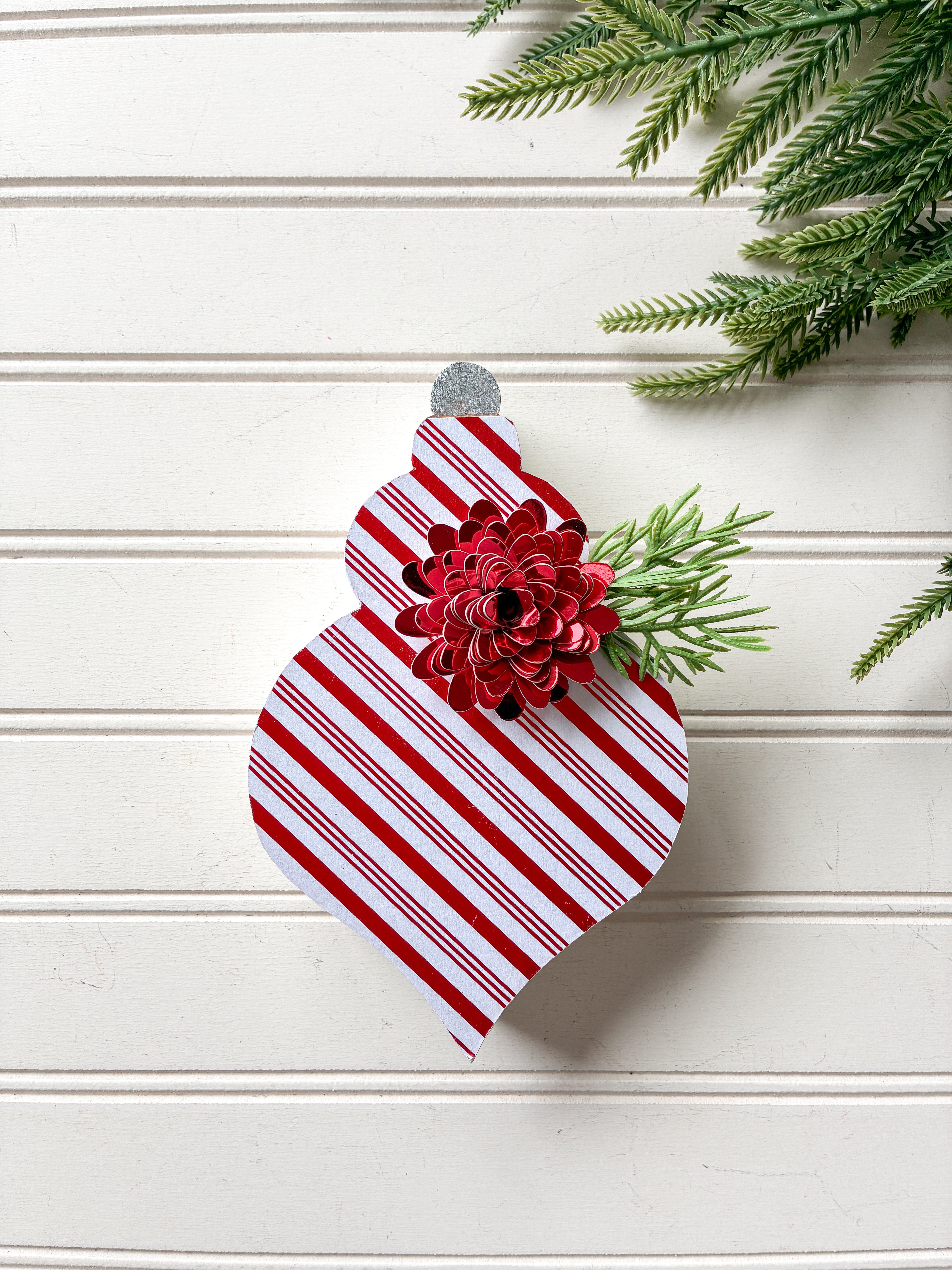 Stripe Ornament Shelf Sitter