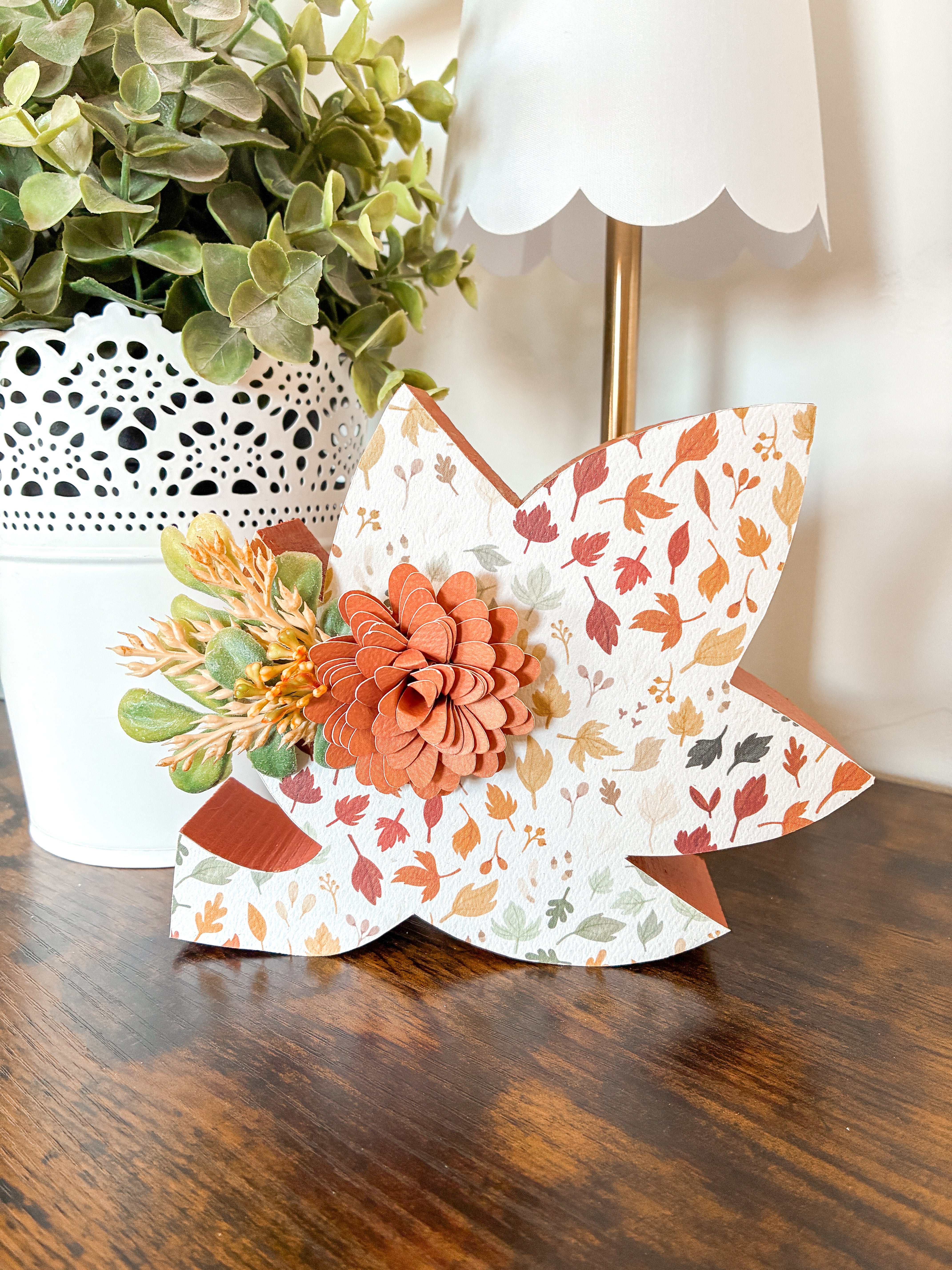 Fall Foliage Leaf Shelf Sitter