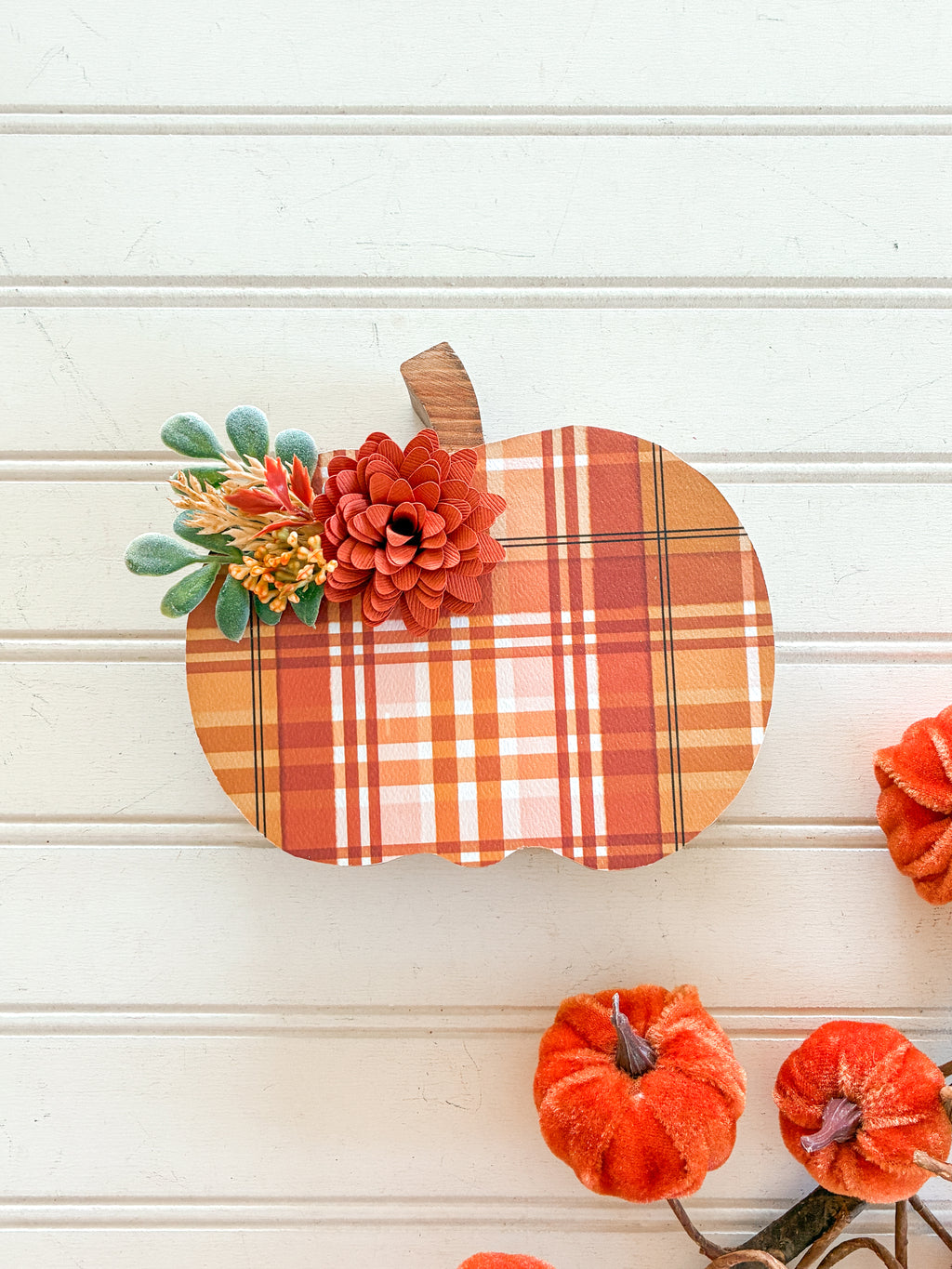 Wide Plaid Pumpkin Shelf Sitter