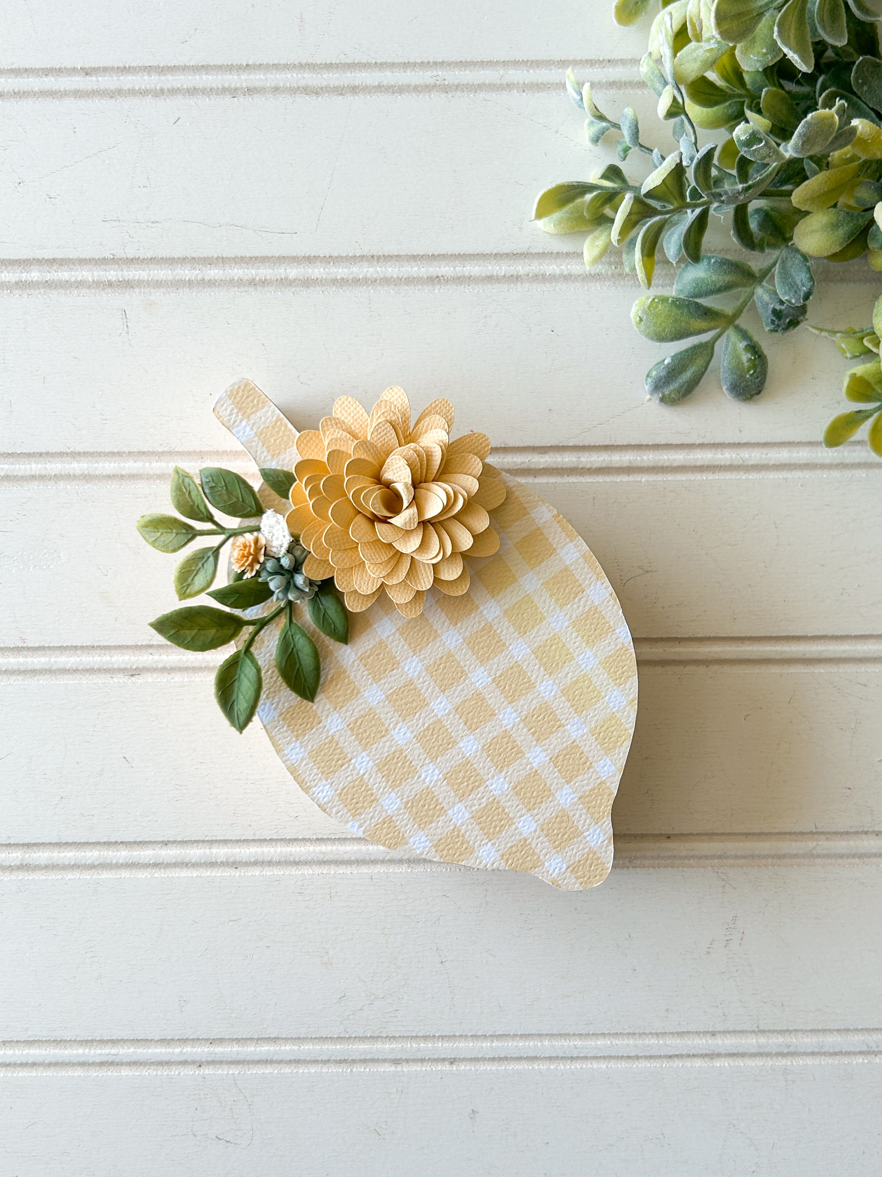 Small Lemon Shelf Sitter