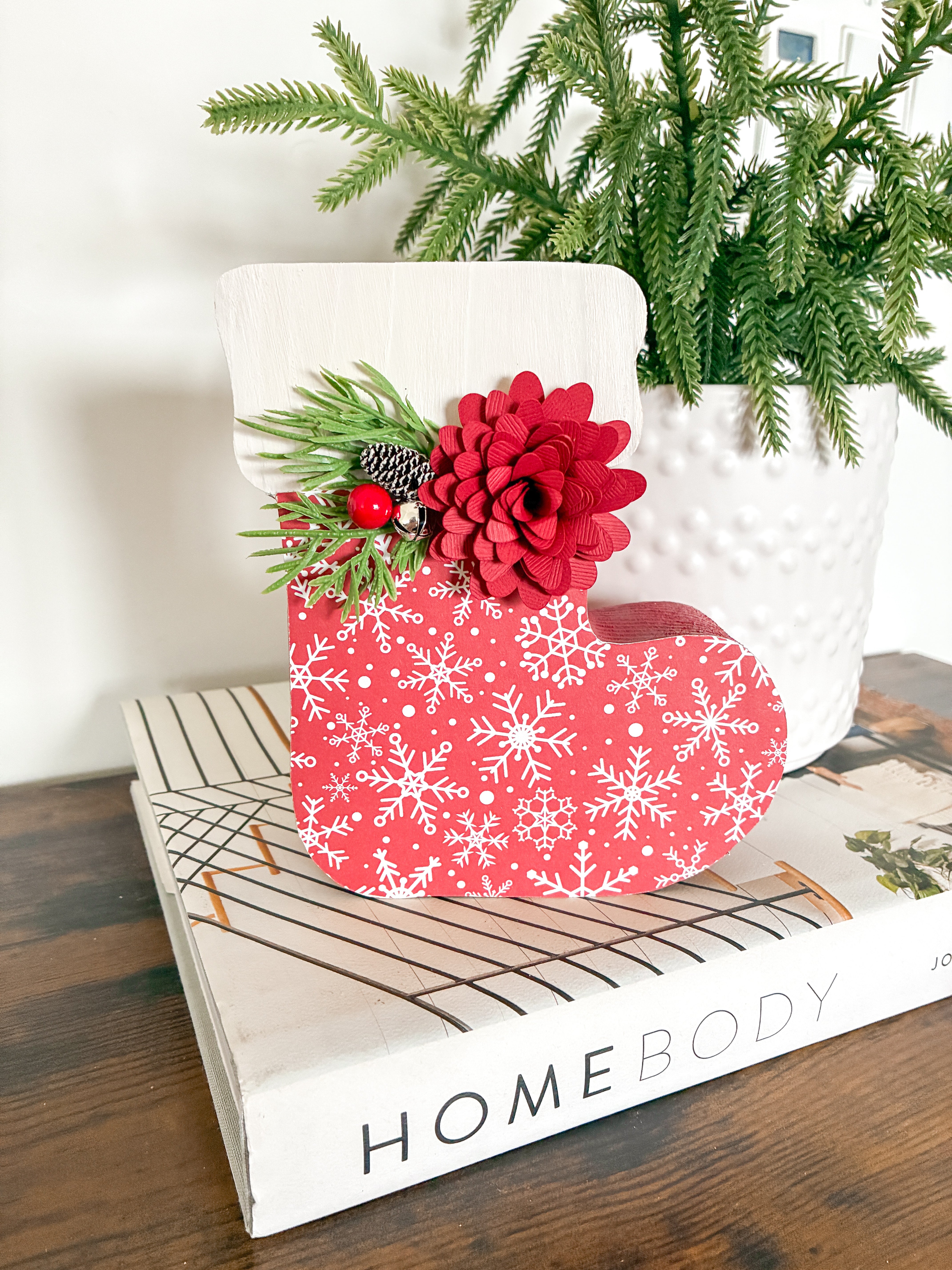 Snowflake Stocking Shelf Sitter