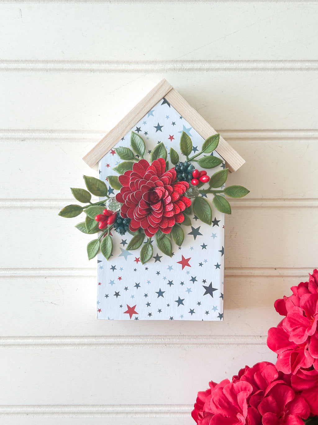 Star House Shelf Sitter